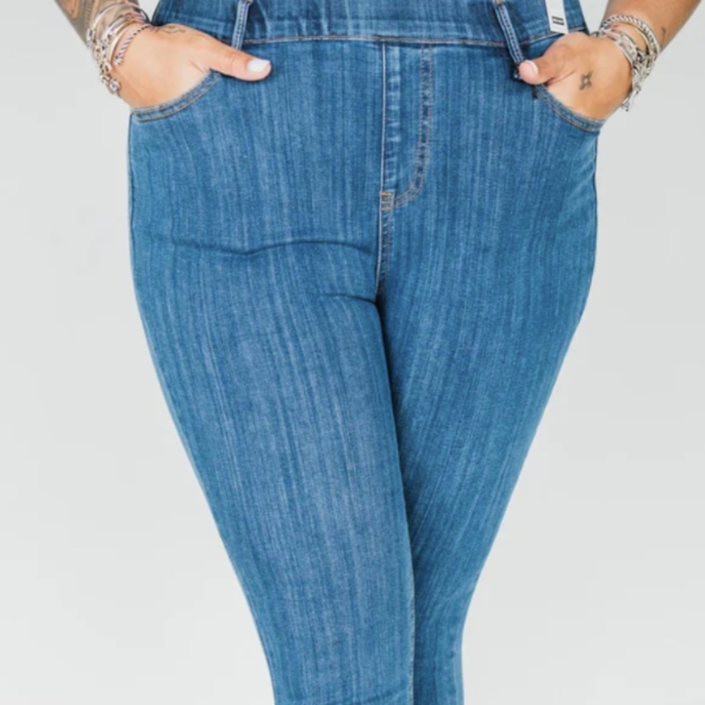 Judy Blue High Waist Pull On Crops size 13
